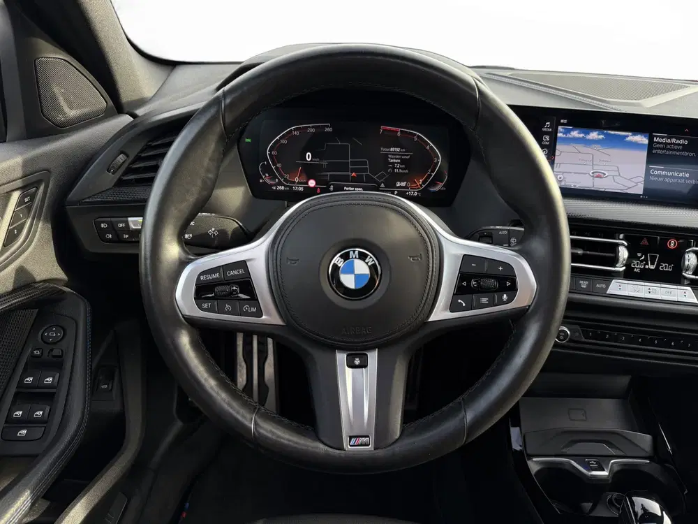 BMW 1-serie 120i Executive uit 2022, foto 13