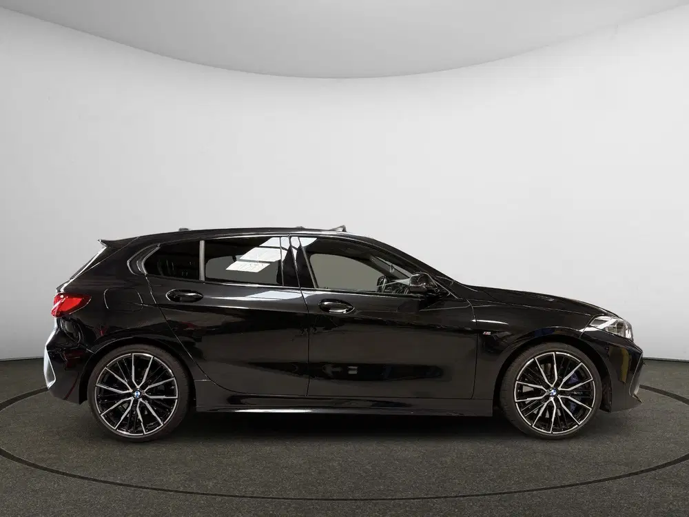 BMW 1-serie 120i Executive uit 2022, foto 4