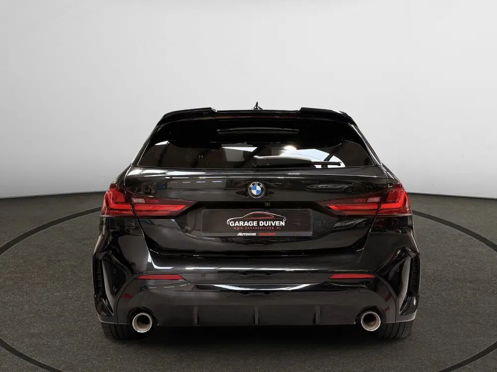 BMW 1-serie 120i Executive uit 2022, foto 6