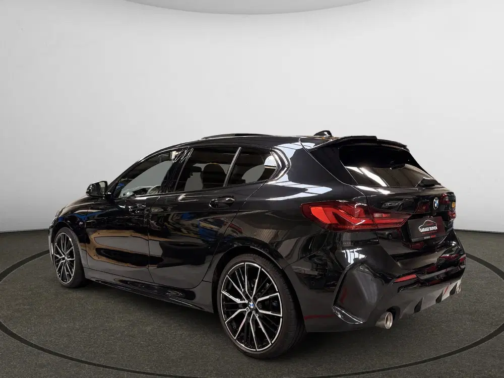 BMW 1-serie 120i Executive uit 2022, foto 7