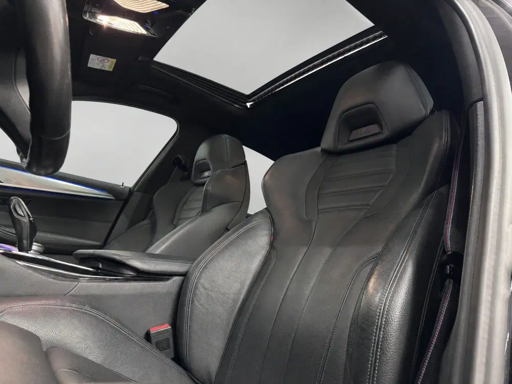 BMW 5-serie 530i M Pakket M Stoelen Panoramadak Laser uit 2020, foto 11