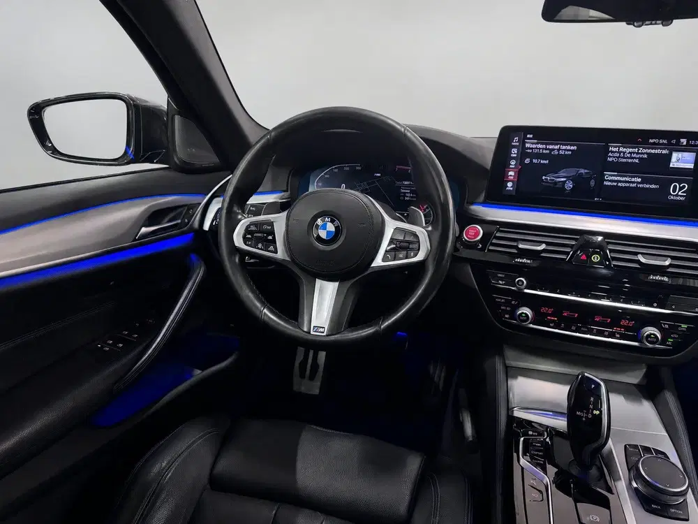 BMW 5-serie 530i M Pakket M Stoelen Panoramadak Laser uit 2020, foto 14
