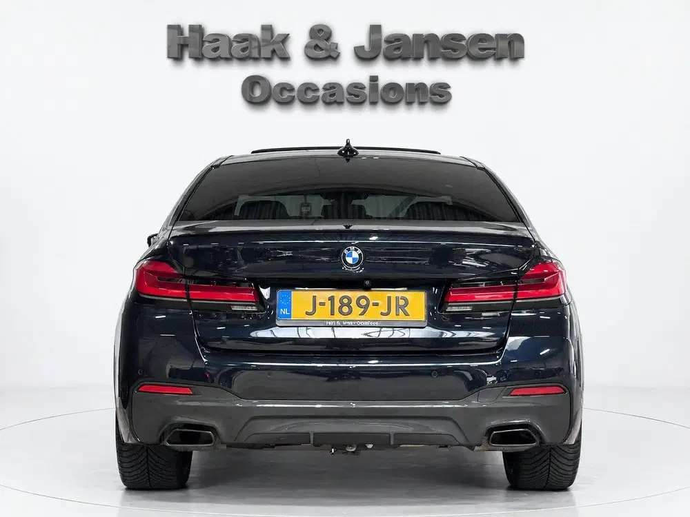 BMW 5-serie 530i M Pakket M Stoelen Panoramadak Laser uit 2020, foto 6