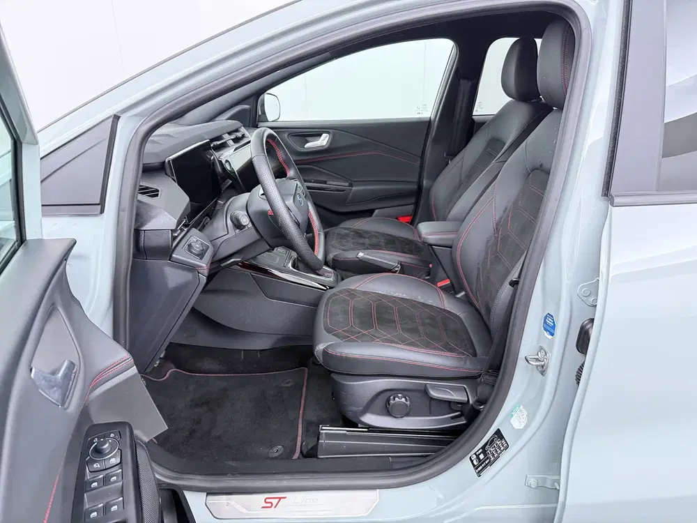 Ford Puma EcoBoost Hybrid 125 pk ST-Line X uit 2025, foto 11