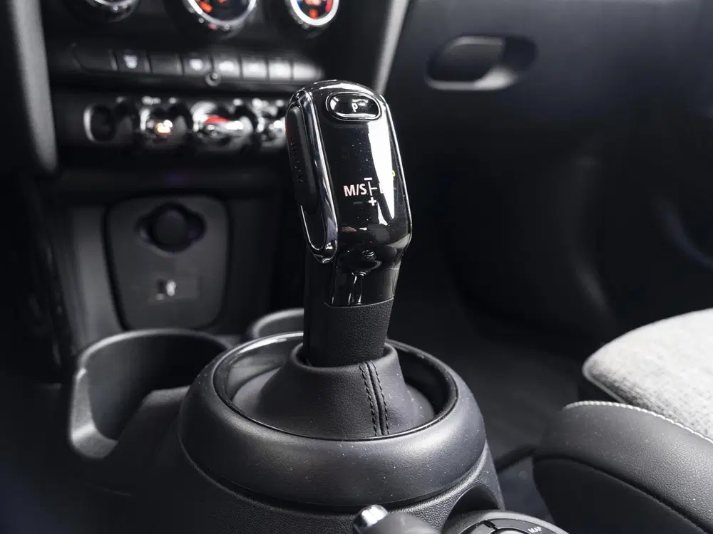 Mini Cooper Cooper Classic + Comfort Plus + Piano Blac uit 2022, foto 13
