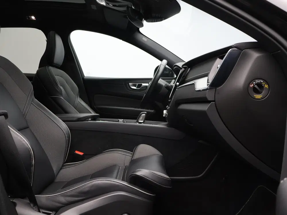 Volvo XC60 T8 AWD Recharge R-Design uit 2020, foto 10