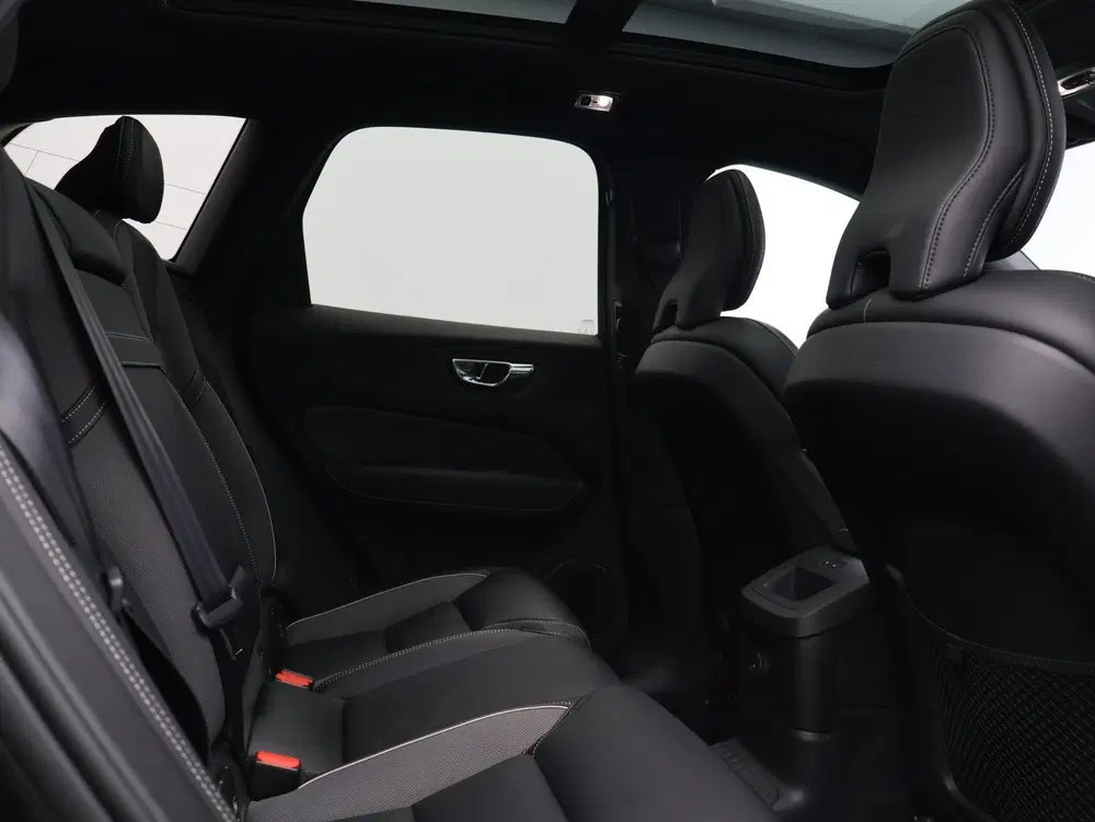 Volvo XC60 T8 AWD Recharge R-Design uit 2020, foto 11