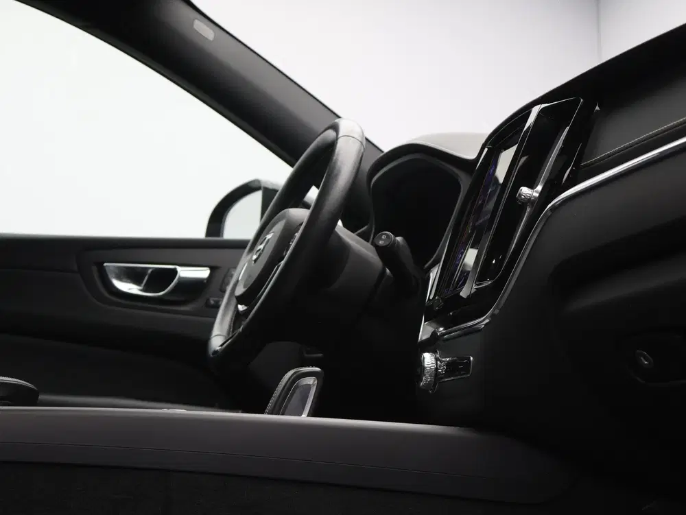 Volvo XC60 T8 AWD Recharge R-Design uit 2020, foto 12