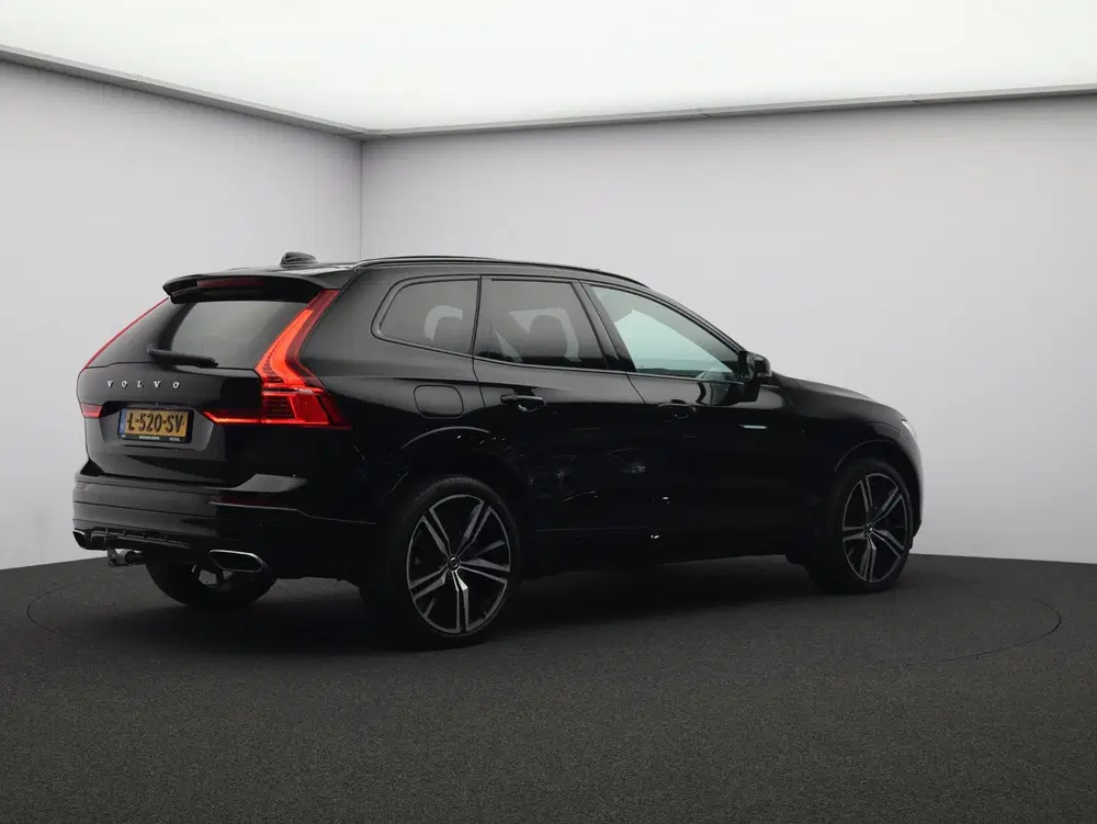 Volvo XC60 T8 AWD Recharge R-Design uit 2020, foto 2