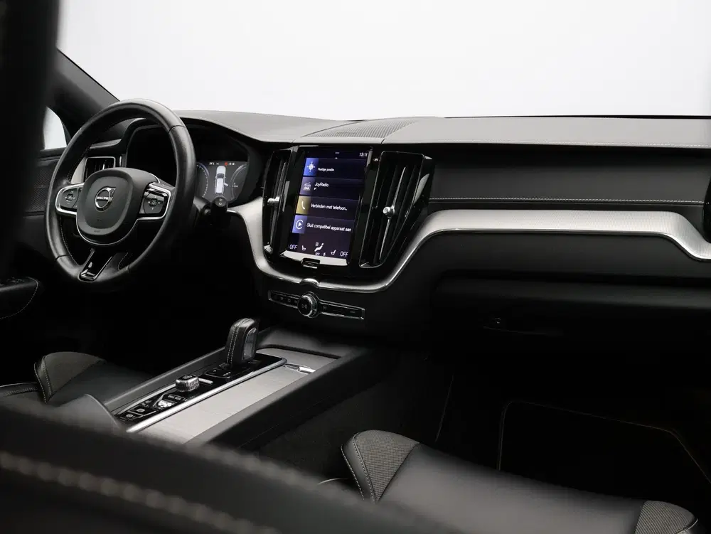 Volvo XC60 T8 AWD Recharge R-Design uit 2020, foto 3