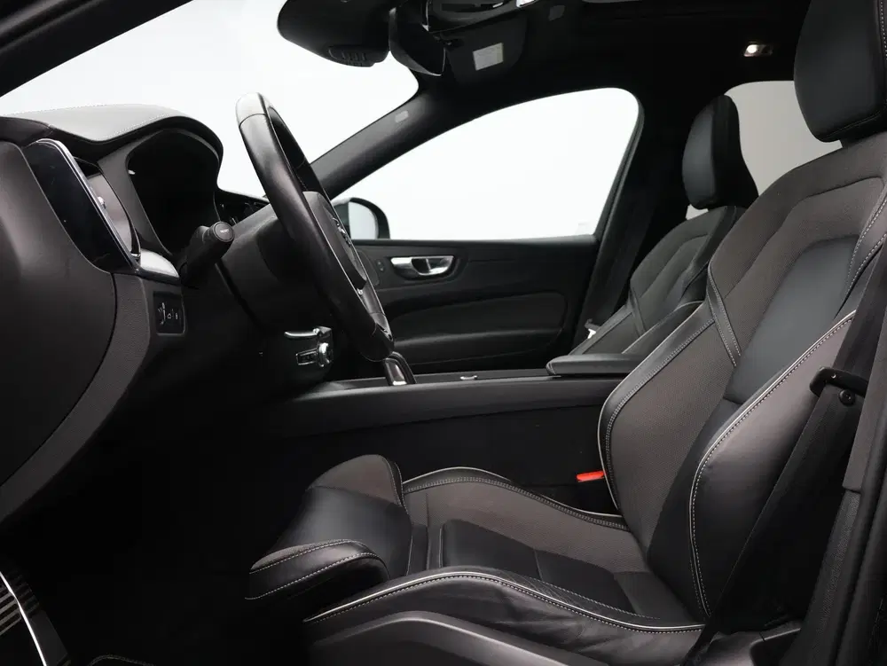 Volvo XC60 T8 AWD Recharge R-Design uit 2020, foto 7