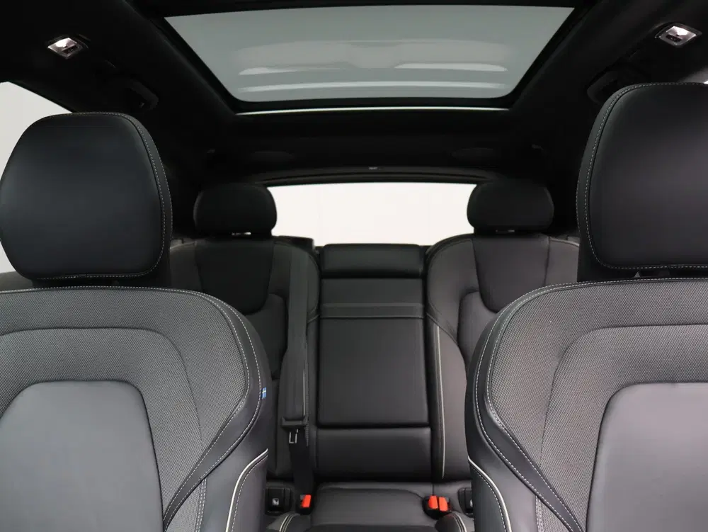 Volvo XC60 T8 AWD Recharge R-Design uit 2020, foto 9