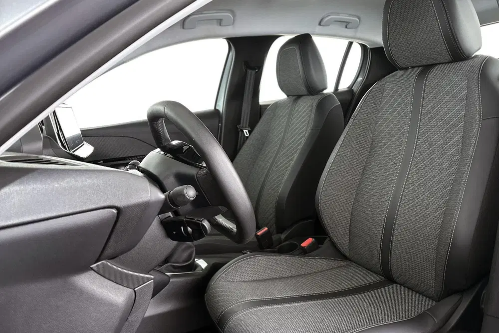 Peugeot 208 1.2 PureTech 75 Active Navigatie Apple Car uit 2025, foto 6