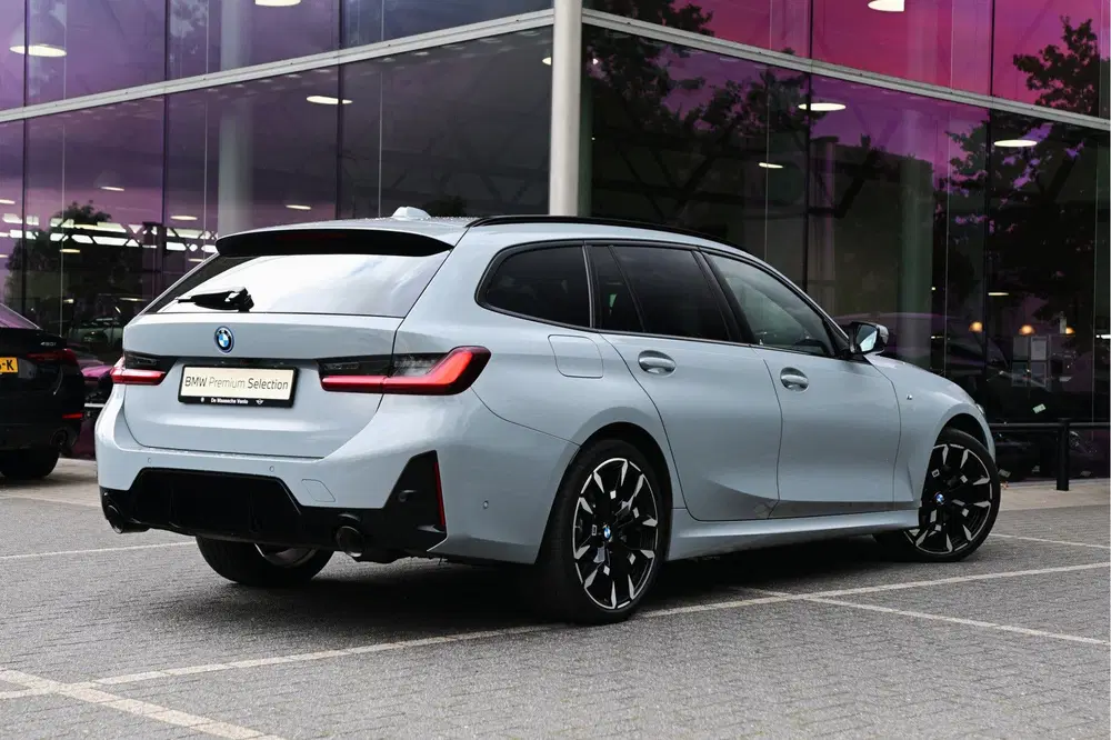 BMW 3-serie 330e M Sport Automaat uit 2025, foto 2