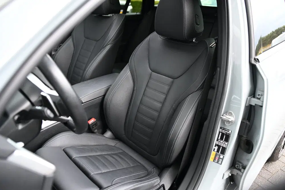 BMW 3-serie 330e M Sport Automaat uit 2025, foto 3