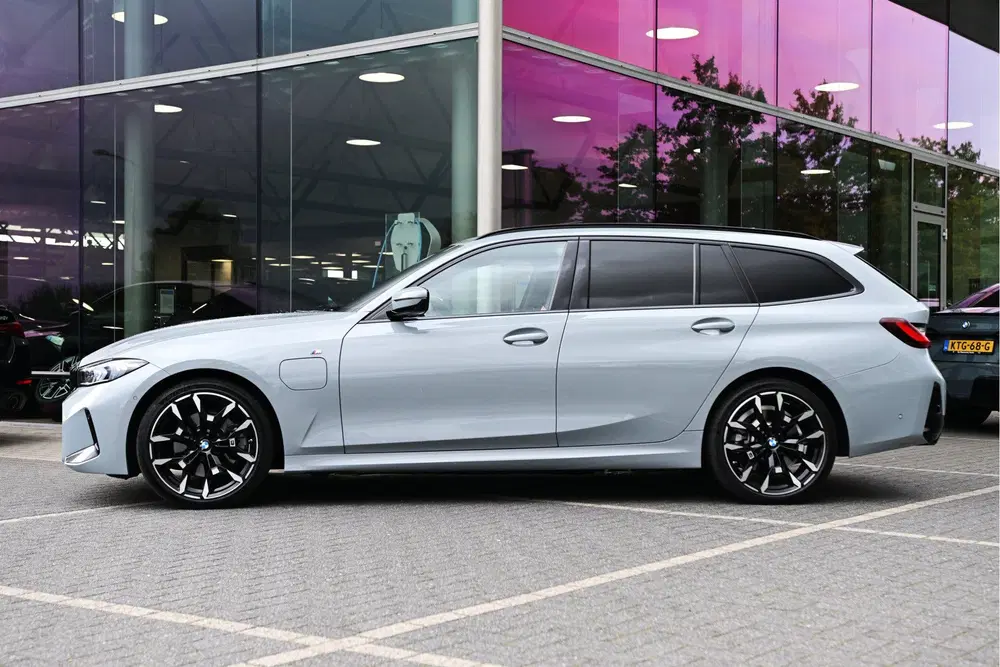 BMW 3-serie 330e M Sport Automaat uit 2025, foto 5