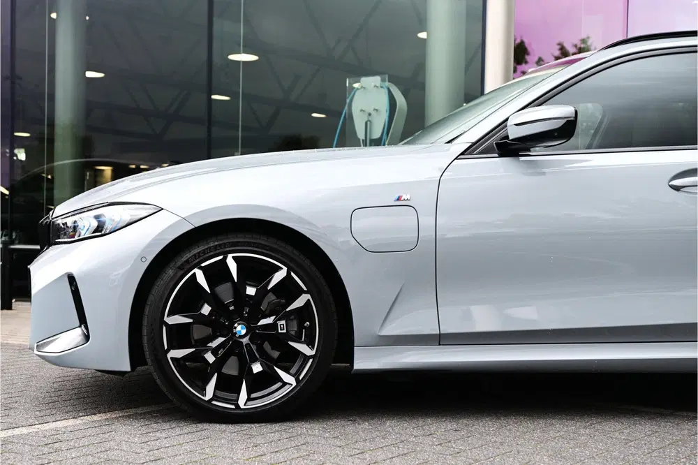 BMW 3-serie 330e M Sport Automaat uit 2025, foto 7