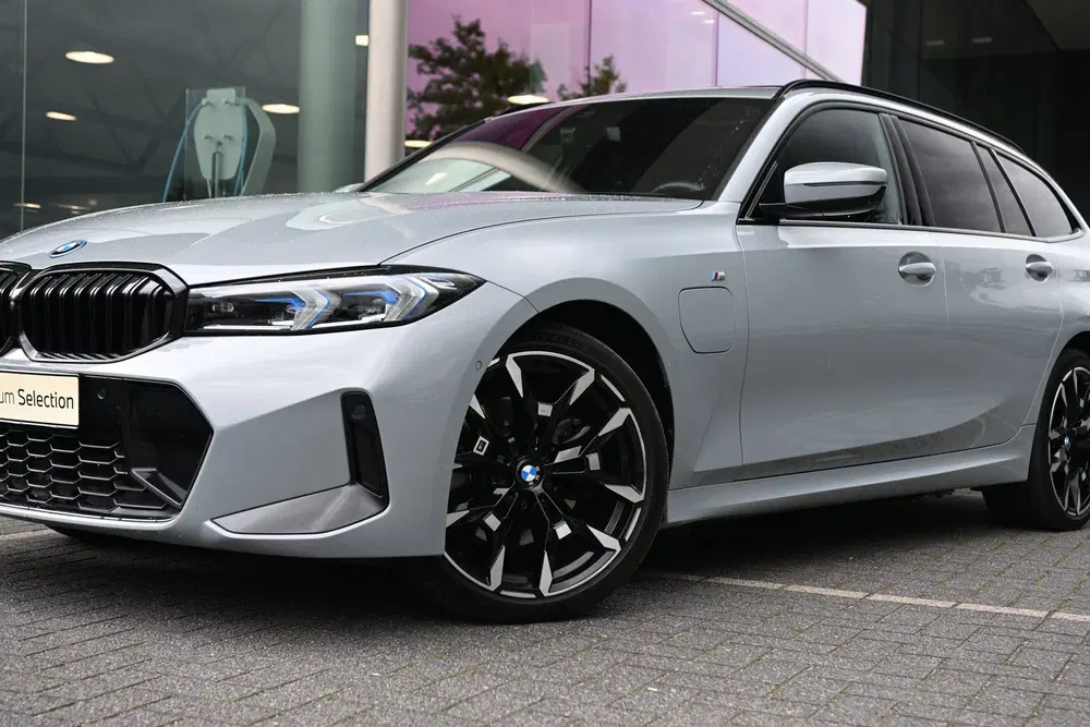 BMW 3-serie 330e M Sport Automaat uit 2025, foto 9