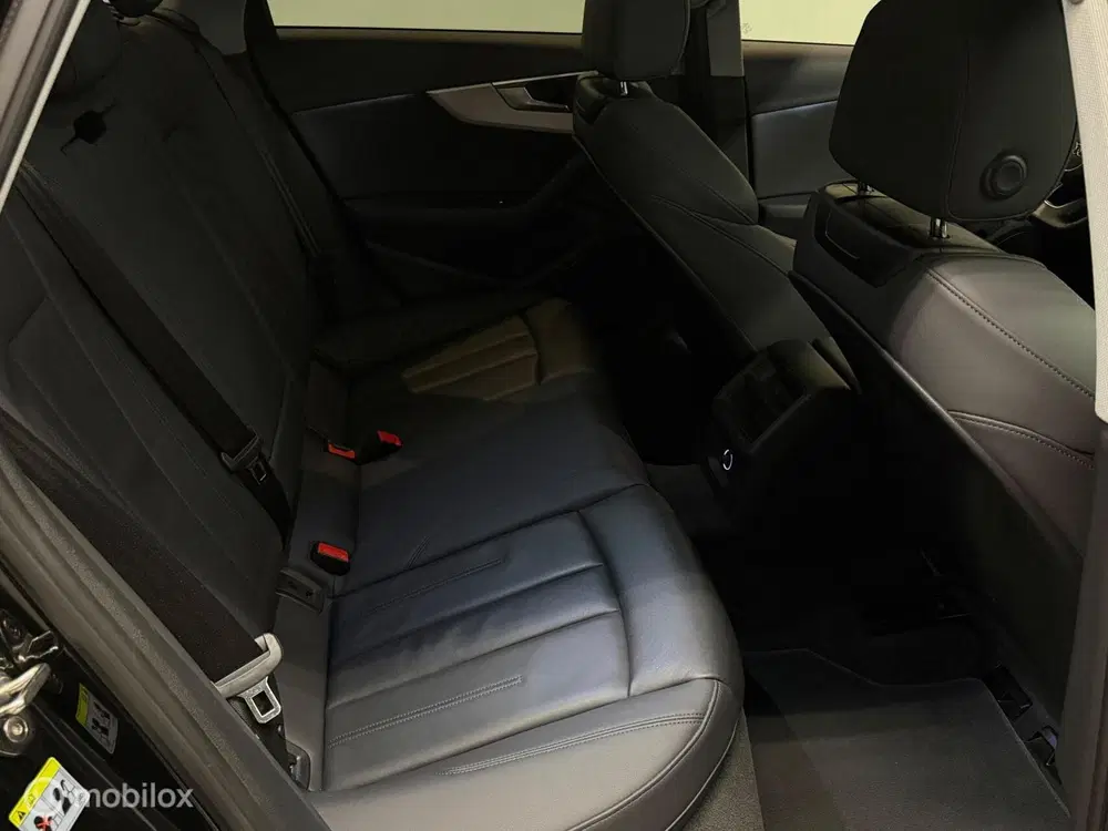 Audi A4 40 TFSI S-line Panorama uit 2020, foto 4