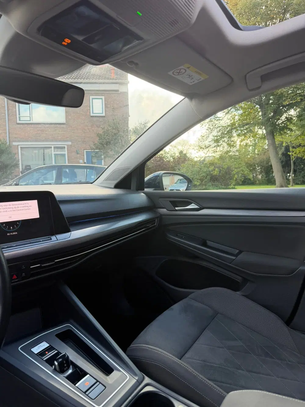 Volkswagen Golf 1.5 Etsi R-LINE 150pk 7-DSG 2020 PANO uit 2020, foto 13