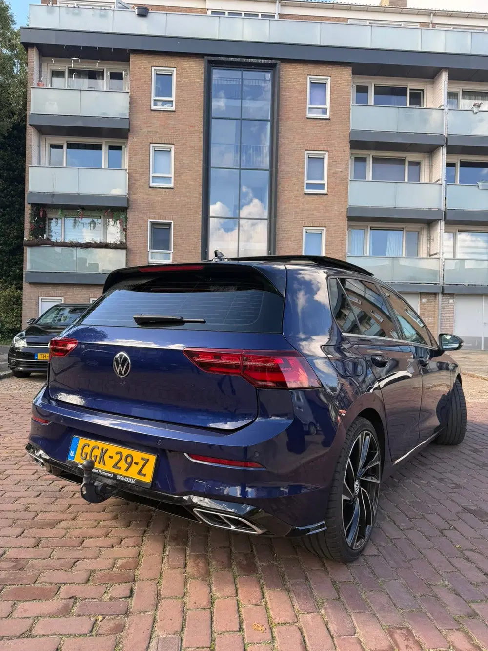 Volkswagen Golf 1.5 Etsi R-LINE 150pk 7-DSG 2020 PANO uit 2020, foto 2