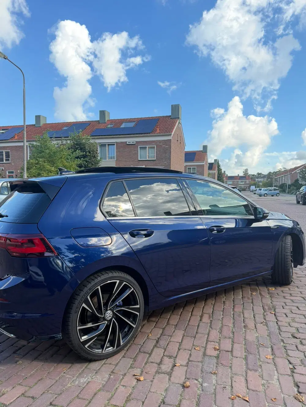 Volkswagen Golf 1.5 Etsi R-LINE 150pk 7-DSG 2020 PANO uit 2020, foto 4