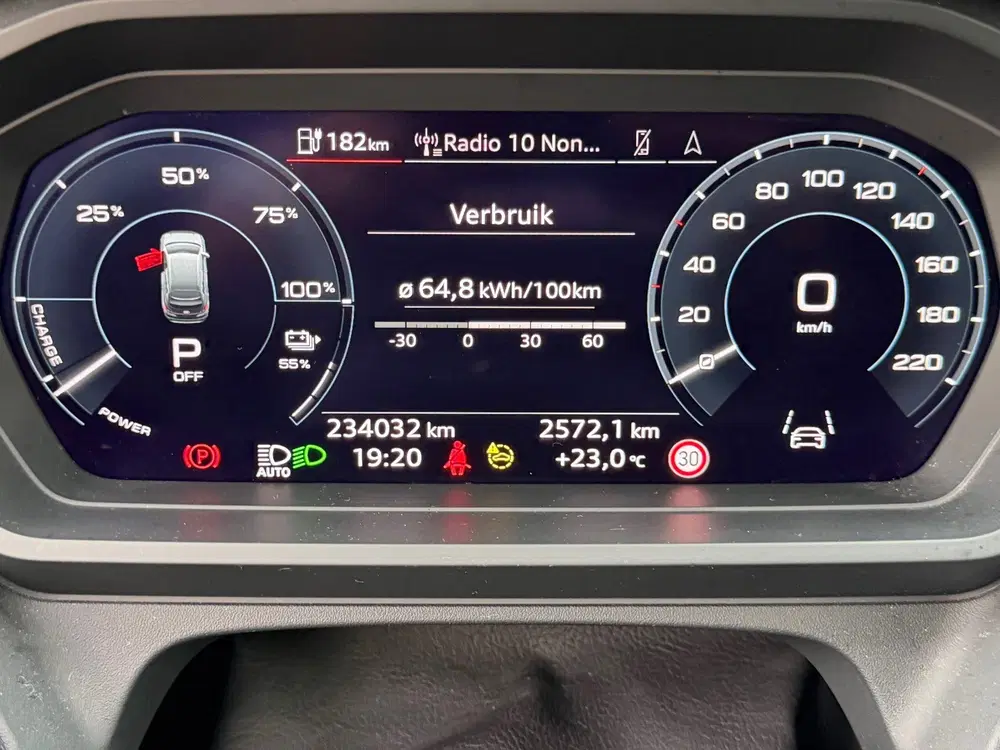 Audi Q4 e-tron 40 Launch edition S Competition 77 kWh uit 2021, foto 11