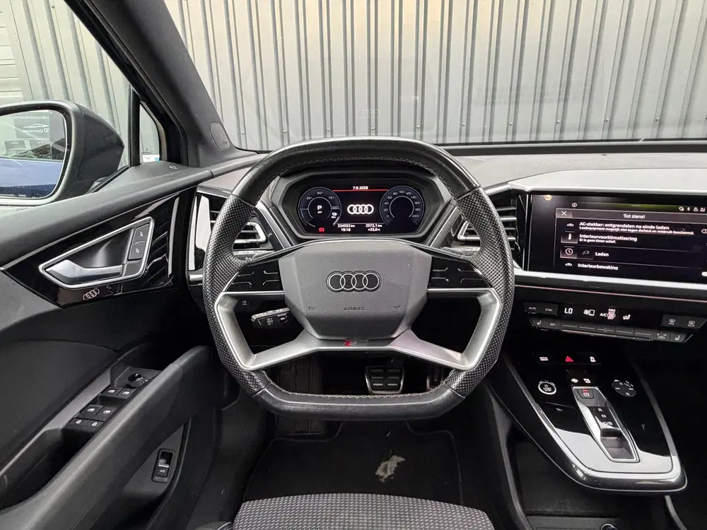 Audi Q4 e-tron 40 Launch edition S Competition 77 kWh uit 2021, foto 15