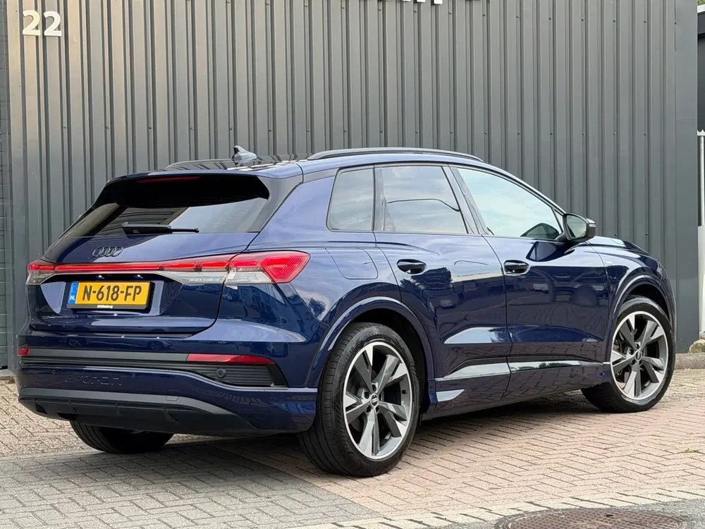 Audi Q4 e-tron 40 Launch edition S Competition 77 kWh uit 2021, foto 2