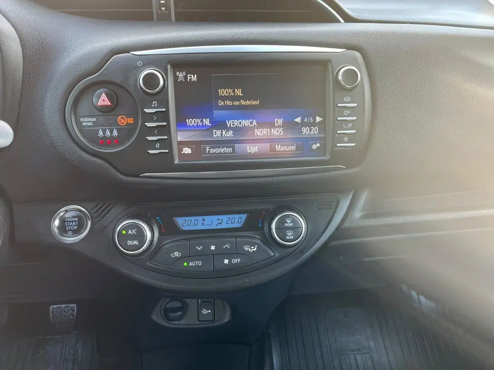 Toyota Yaris 1.5 Vvt-i 111pk Start&Stop 5D 2019 Grijs A uit 2019, foto 11
