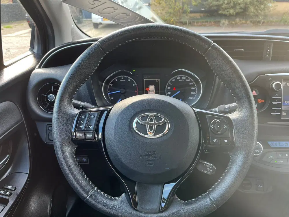 Toyota Yaris 1.5 Vvt-i 111pk Start&Stop 5D 2019 Grijs A uit 2019, foto 13