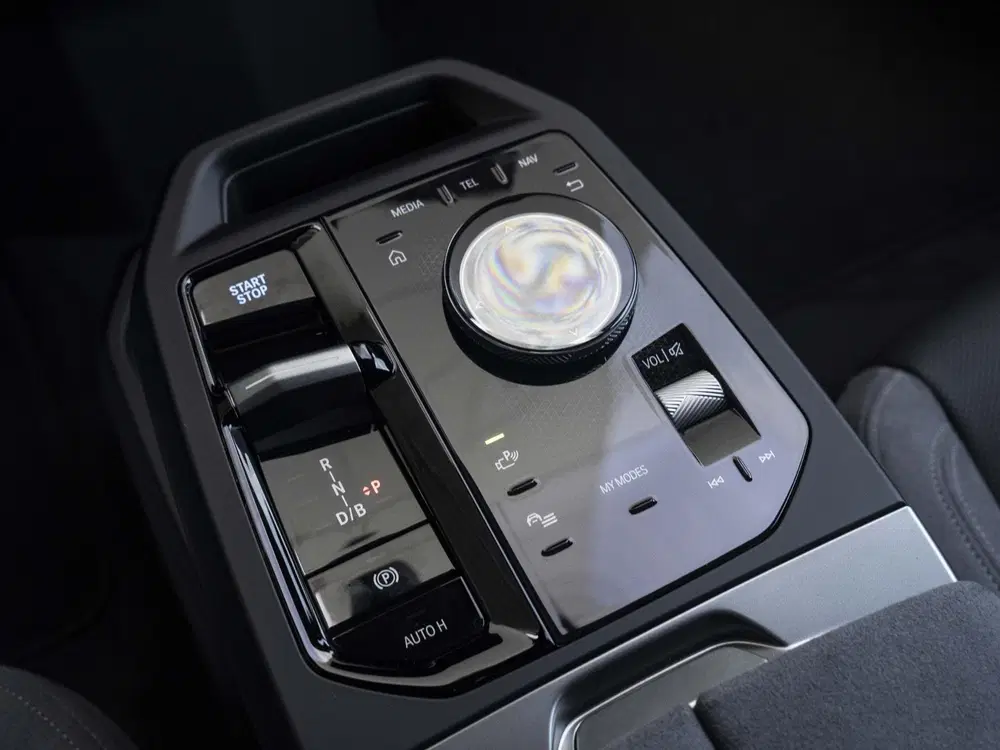 BMW iX xDrive45 uit 2026, foto 12