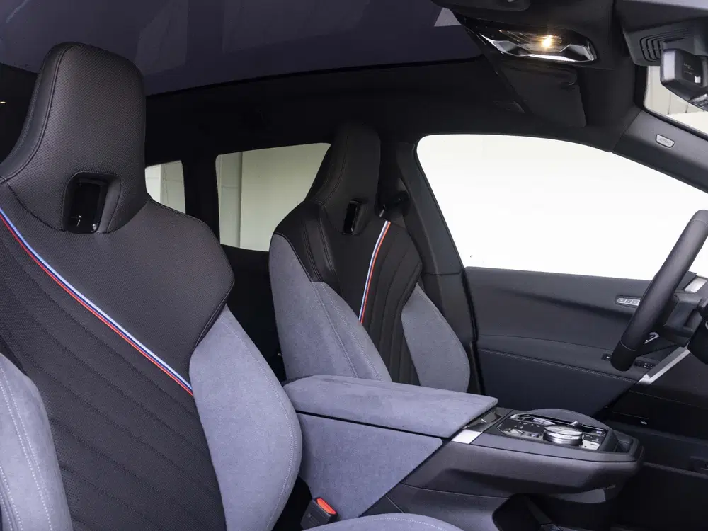 BMW iX xDrive45 uit 2026, foto 4