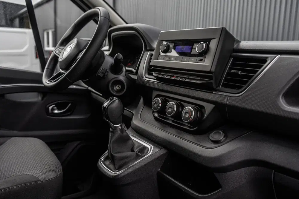 Renault Trafic uit 2023, foto 2