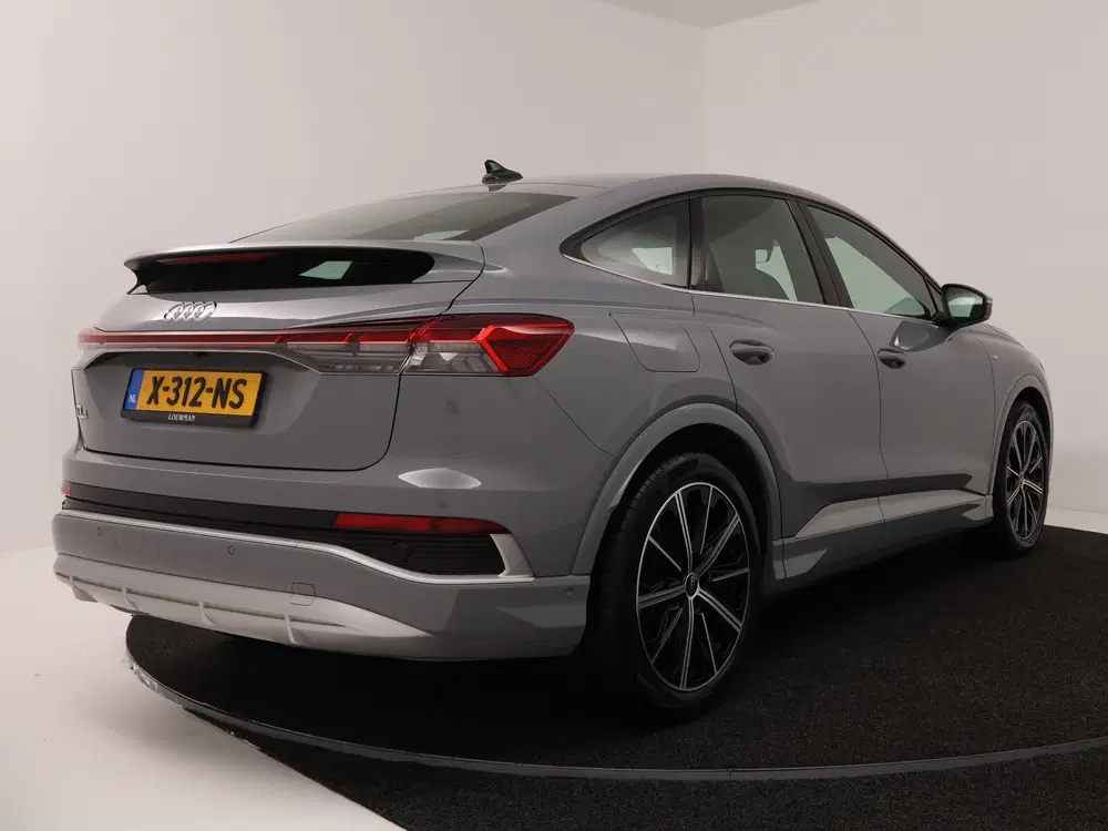 Audi Q4 e-tron 35 S edition 55 kWh uit 2024, foto 2
