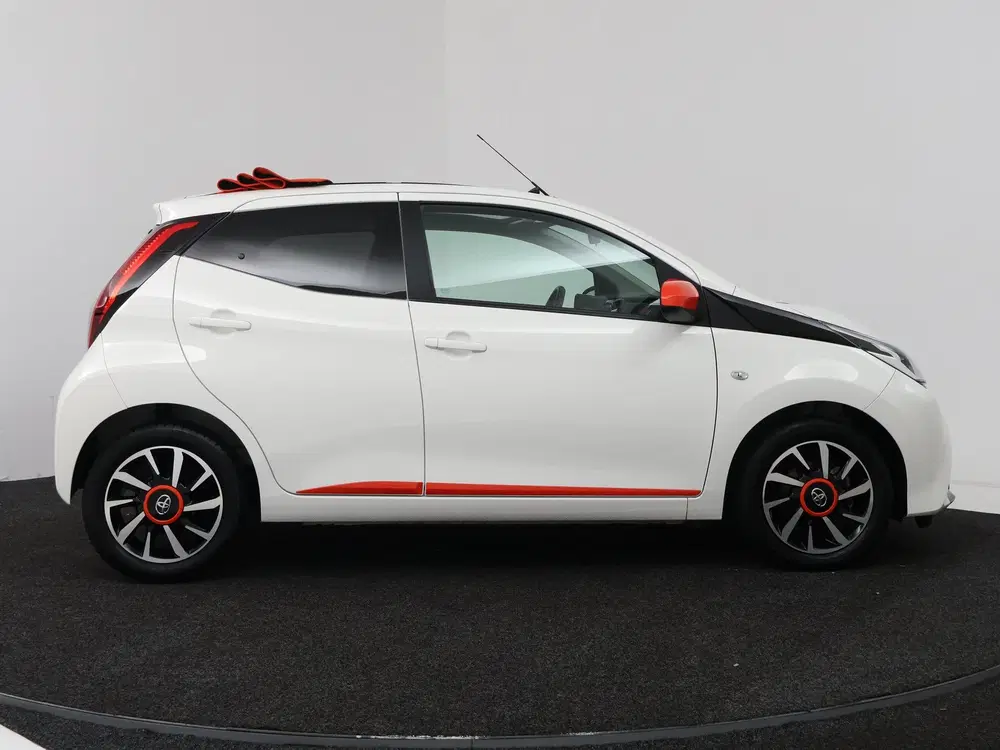 Toyota Aygo 1.0 VVT-i x-cite uit 2019, foto 15