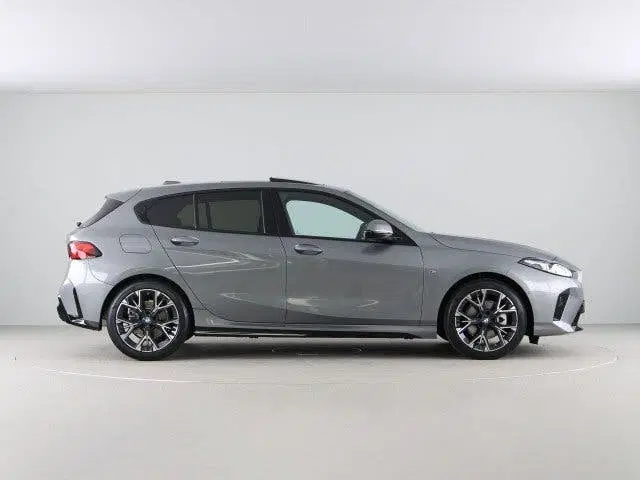BMW 1-serie 120 (bj 2025 uit 2025, foto 2
