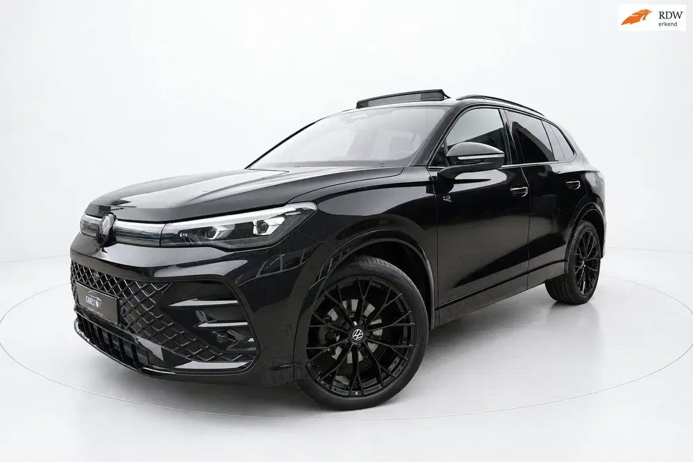 Volkswagen Tiguan 1.5 eTSI 3x R Line PANO IQ HEAD UP H&K 360 uit 2024