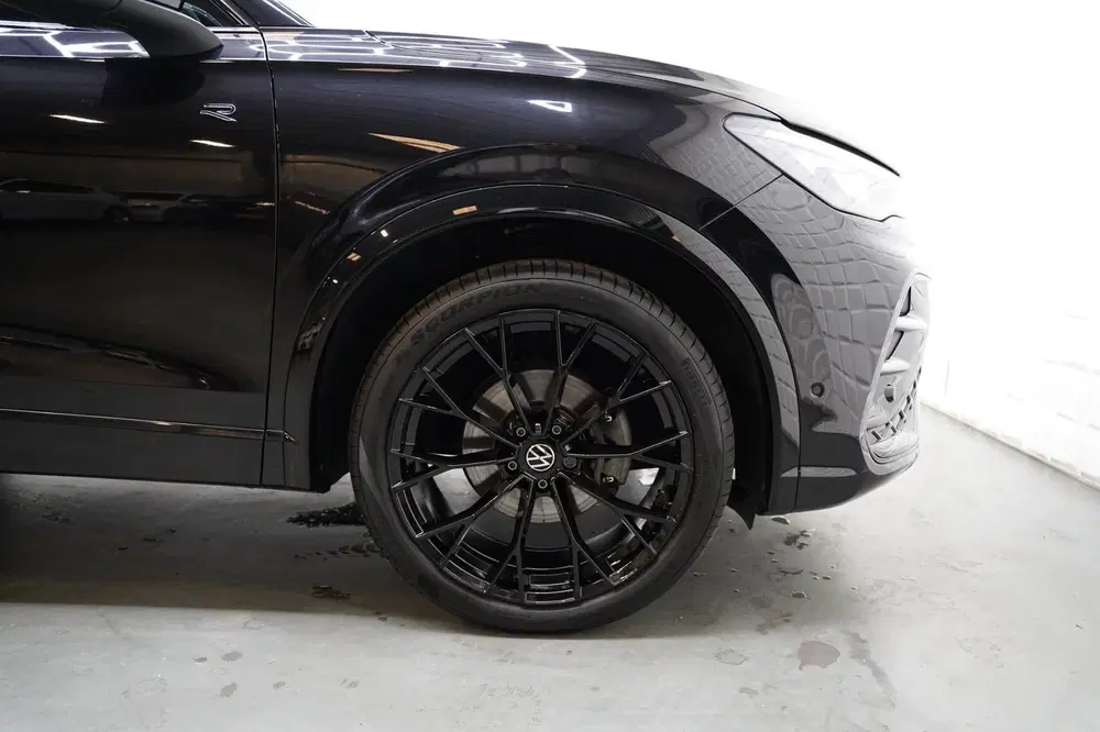 Volkswagen Tiguan 1.5 eTSI 3x R Line PANO IQ HEAD UP H&K 360 uit 2024, foto 10