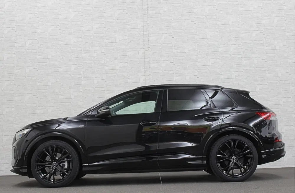 Audi Q4 e-tron 40 S-Line uit 2023, foto 2