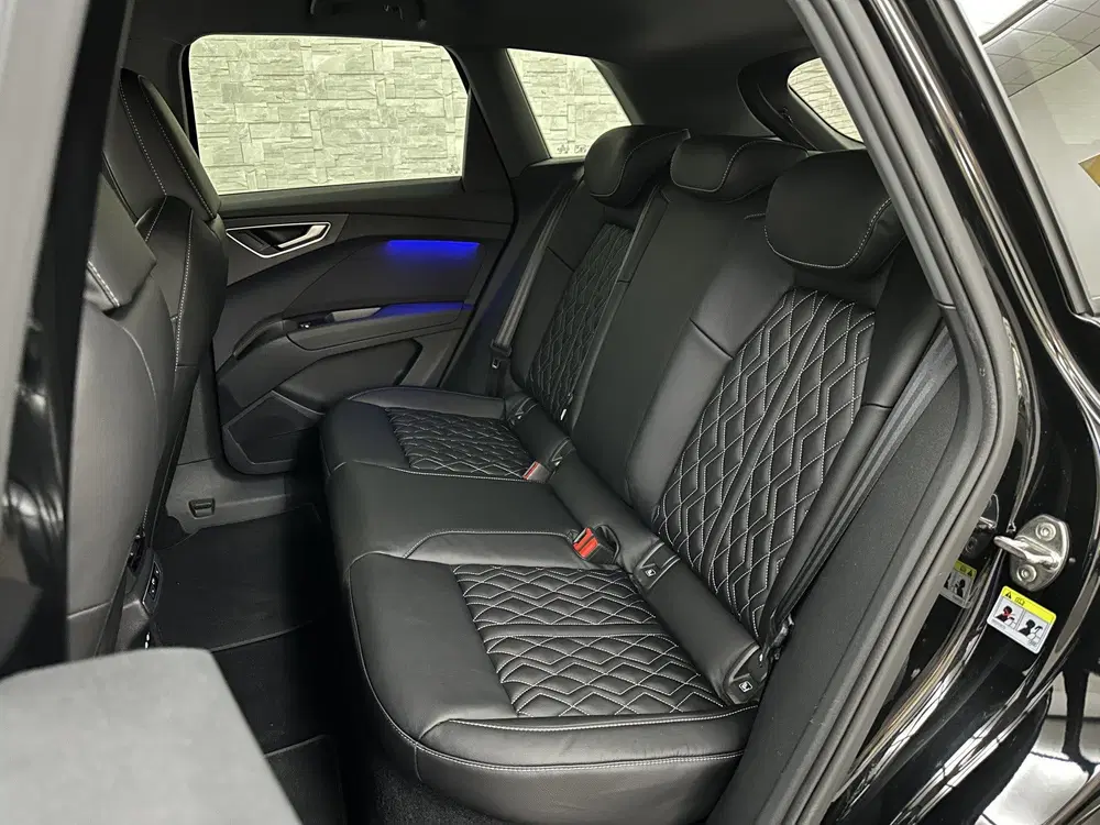 Audi Q4 e-tron 40 S-Line uit 2023, foto 6