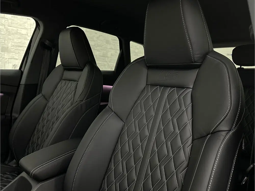 Audi Q4 e-tron 40 S-Line uit 2023, foto 9