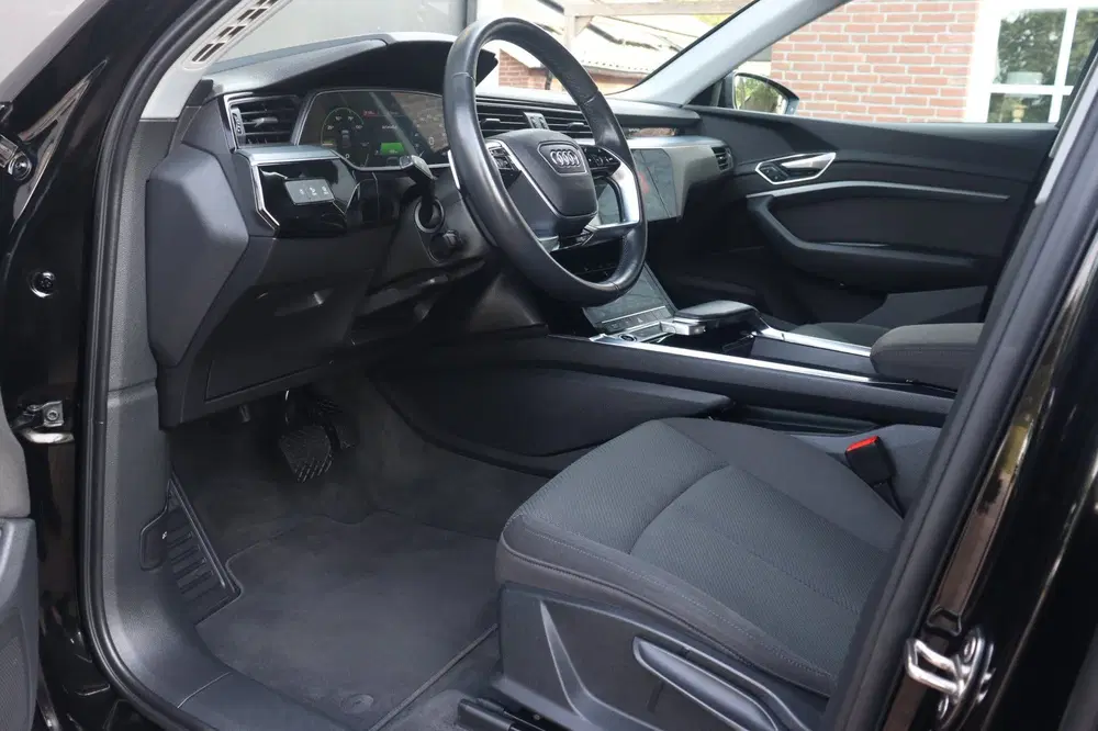 Audi e-tron 50 quattro edition 71 kWh 313PK uit 2021, foto 10