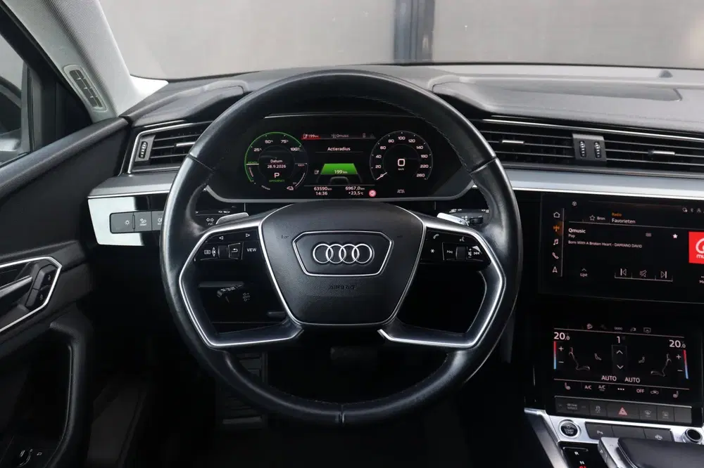 Audi e-tron 50 quattro edition 71 kWh 313PK uit 2021, foto 15
