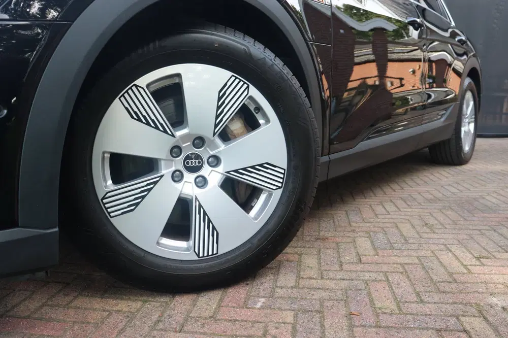 Audi e-tron 50 quattro edition 71 kWh 313PK uit 2021, foto 7