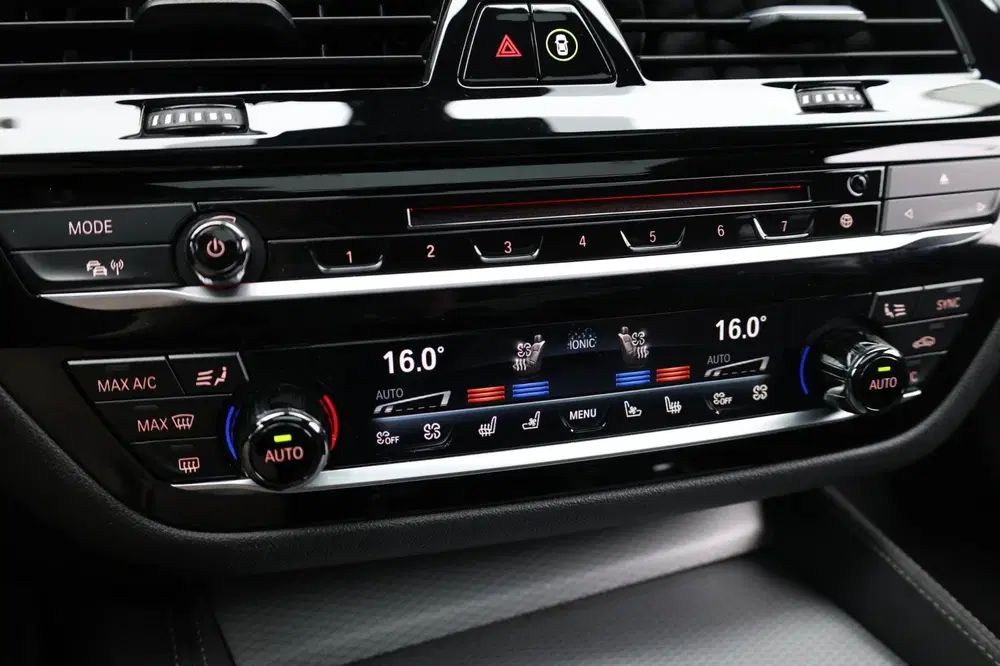BMW 5-serie 540i xDrive M-Sport LED uit 2019, foto 14