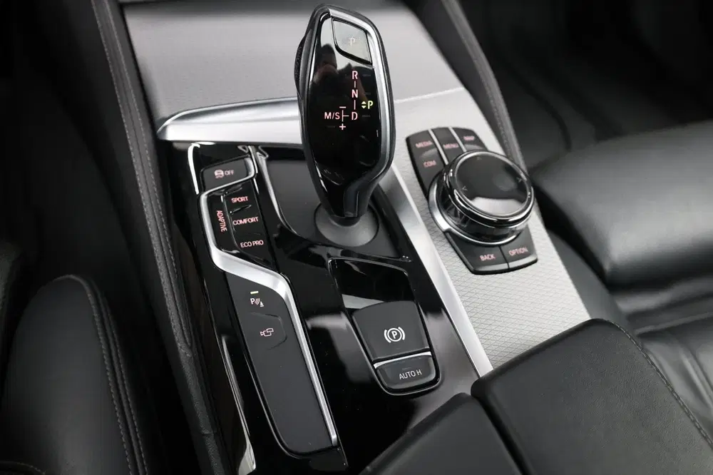 BMW 5-serie 540i xDrive M-Sport LED uit 2019, foto 15