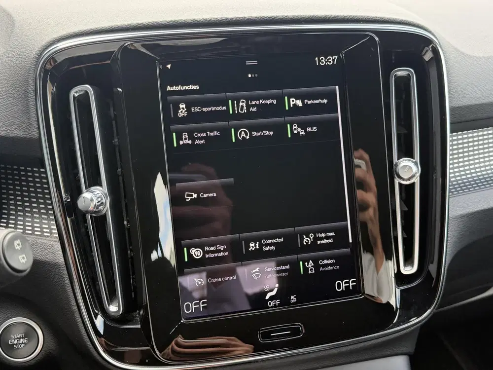 Volvo XC40 1.5 T3 R-Design Adaptieve Cruise Control uit 2021, foto 11