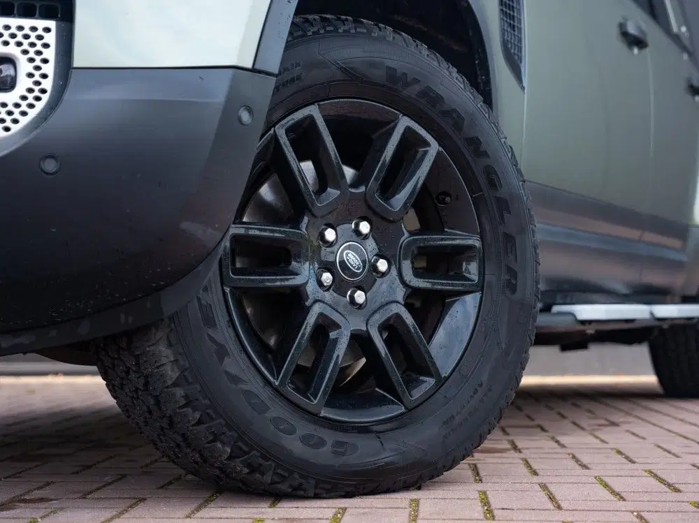 Land Rover Defender 3.0 D200 110 Comm Aut X-Dynamic S uit 2021, foto 4