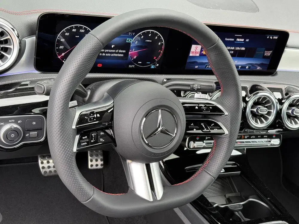 Mercedes-Benz CLA 180 Star Edition LIMITED Pa uit 2025, foto 13